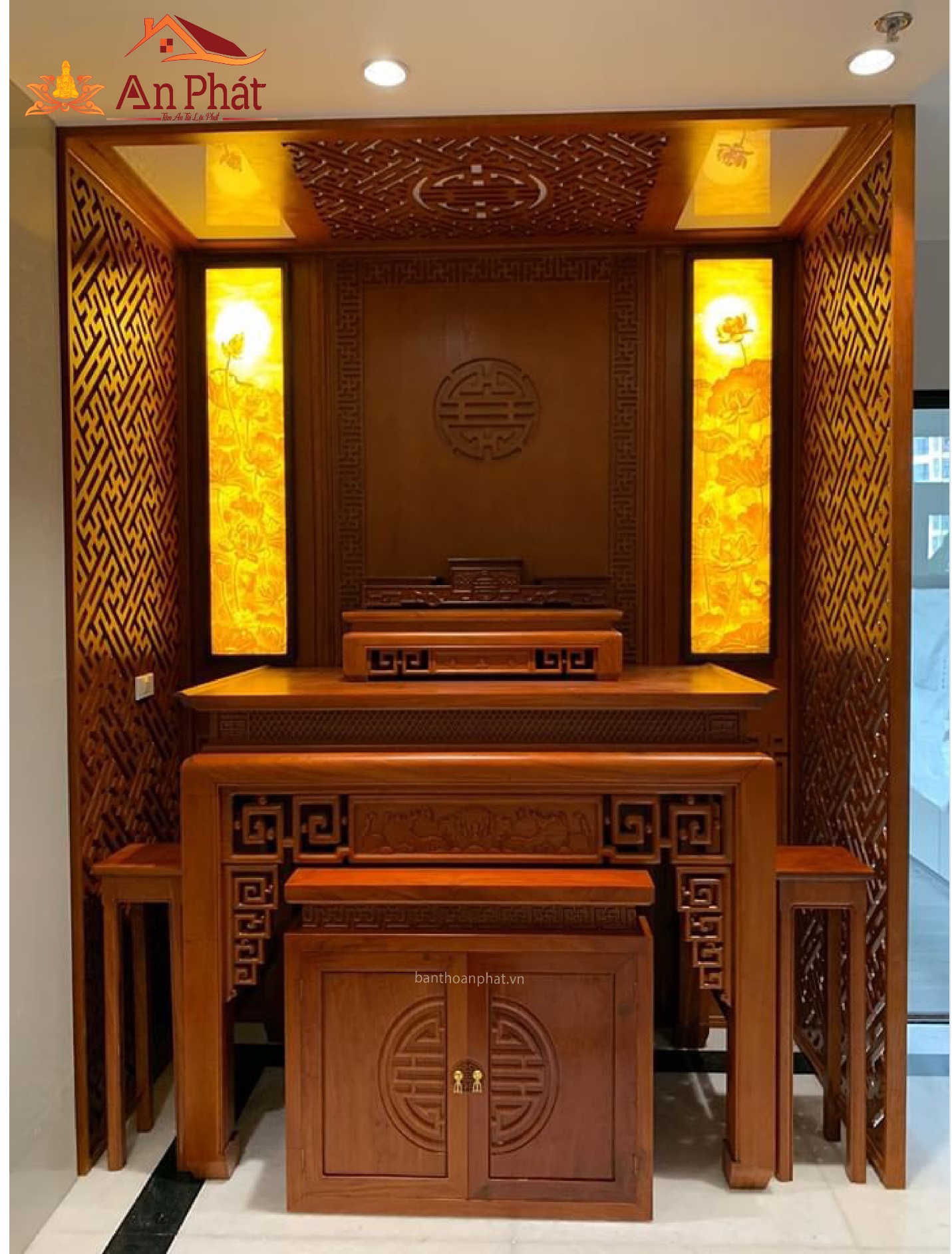 Mẫu bàn thờ 2 tầng được chế tác từ gỗ Hương